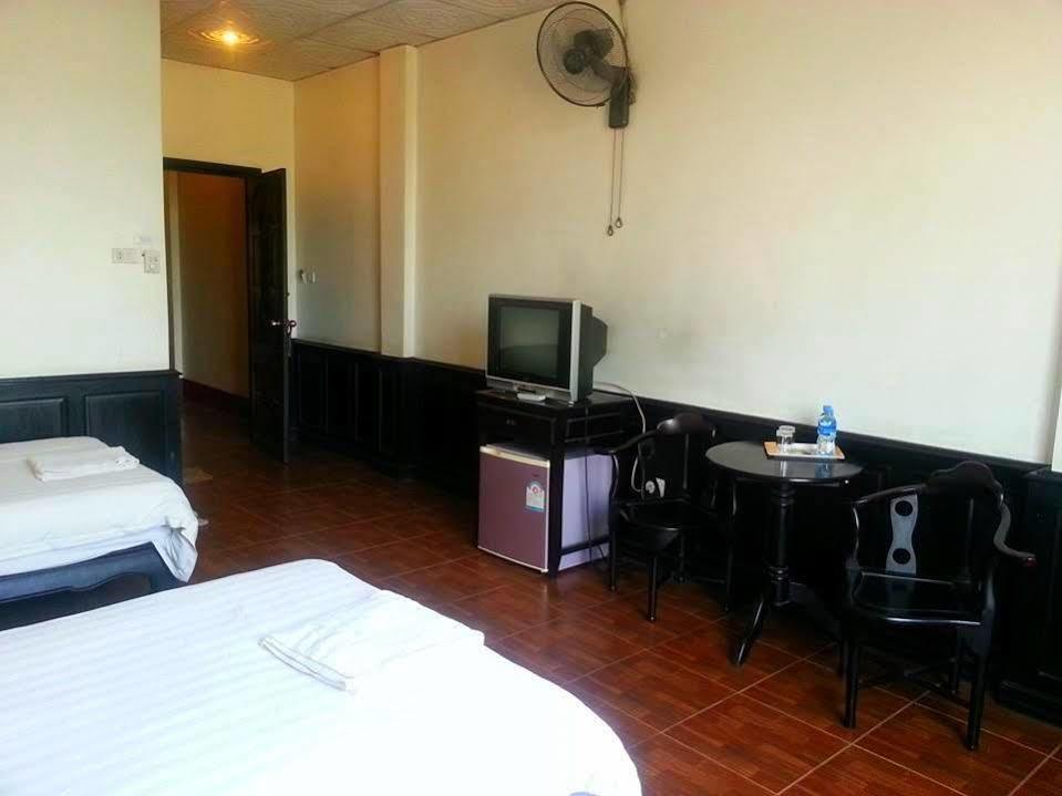 Sengphachanh Hotel 2 Vientiane Buitenkant foto