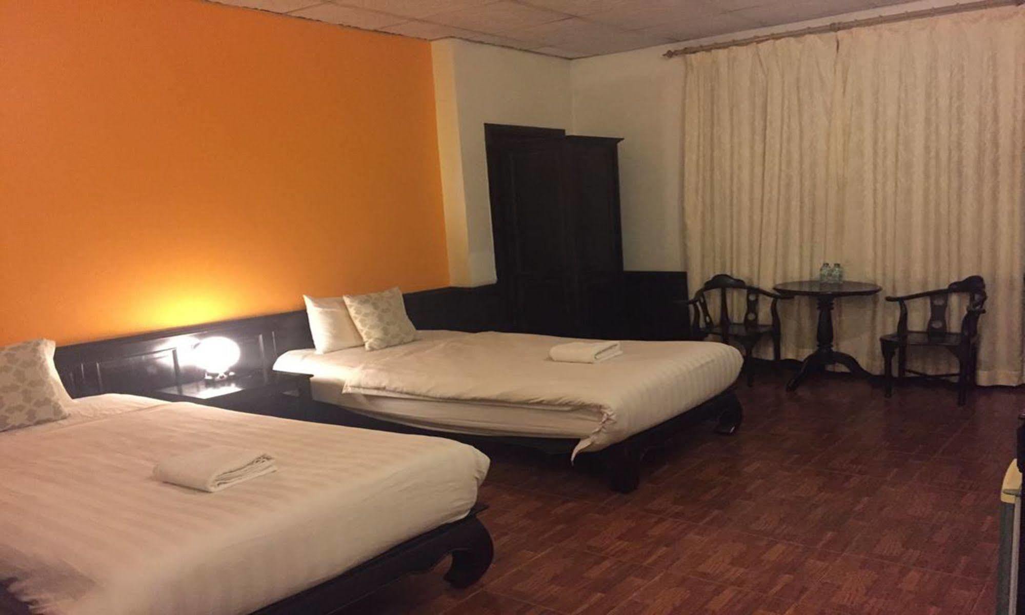 Sengphachanh Hotel 2 Vientiane Buitenkant foto
